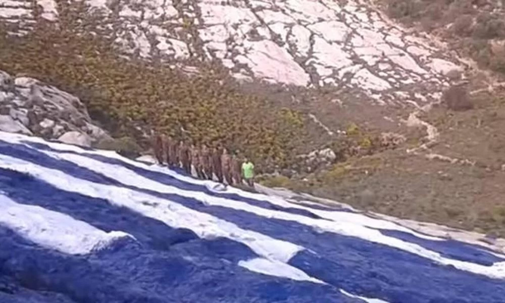 Η Ελληνική σημαία "λάμπει" ξανά στο Καστελόριζο!